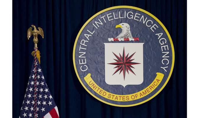 写真はバージニア州ラングレーにあるCIA本部の中央情報局（CIA）の紋章。(AP Photo/File)