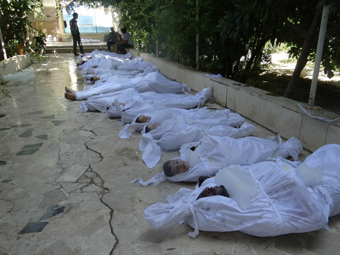シリアの反体制派支配地域に住むシリア人たちは8月20日、ダマスカス近郊で1,400人超の死者を出した化学兵器による攻撃から10年の節目を迎えた。シリア内戦では、この化学兵器による攻撃をはじめとして、数々の凄惨な攻撃の責任がうやむやになっている。（『AFP通信』）