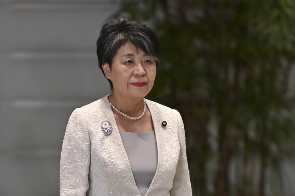 水曜日に内閣改造の一環として任命された上川氏は、日本にとって20年ぶりの女性外相となる。(時事通信)