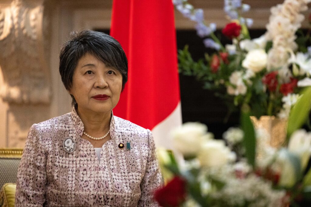 日本の上川陽子外務大臣は先週の就任以来初の外遊でこの会合に出席した。 (AFP)