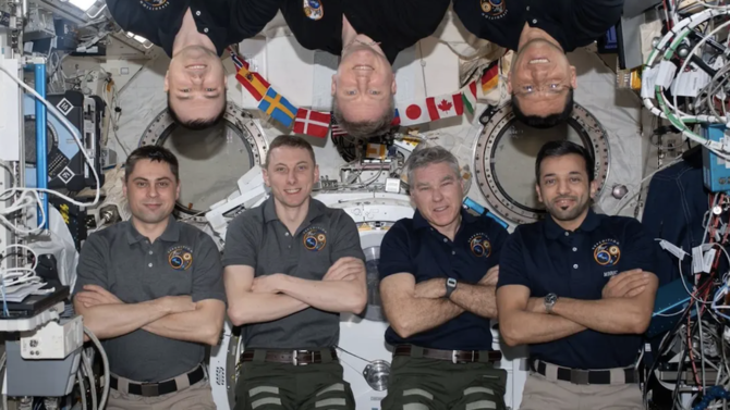 アラブ首長国連邦の宇宙飛行士スルタン・アルネヤディ氏は、地球への帰還を前に、国際宇宙ステーション（ISS）内で撮影した仲間の乗組員との写真を投稿した。（X、旧Twitter/@Astro_Alneyadi）