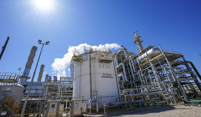 カルバラー県のカルバラー製油所の設備の操業開始当日の様子。イラク首相府が2023年4月1日に公開した資料写真。（AFP）