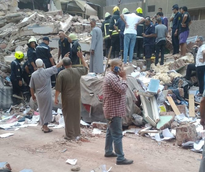 崩落の原因は不明。カイロ県は、エジプト検察当局が事故の調査に当たっていると発表した。（ソーシャルメディア）