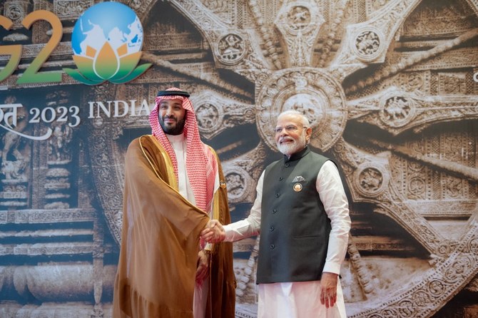 2023年9月9日にニューデリーで開催されるG20首脳会合に先立ち、インドのナレンドラ・モディ首相から歓迎を受ける、サウジアラビアの首相ムハンマド・ビン・サルマン皇太子殿下。(ツイッター:@Bandaralgaloud)
