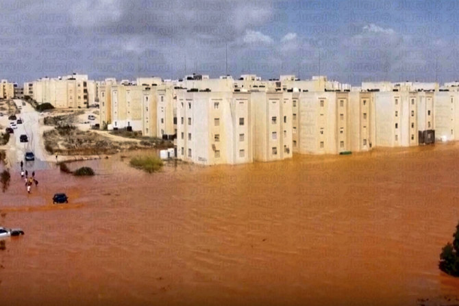 2023年9月11日、リビアのマルジで暴風雨の後、冠水した道路。(リビア・アルマサルTV via AP）