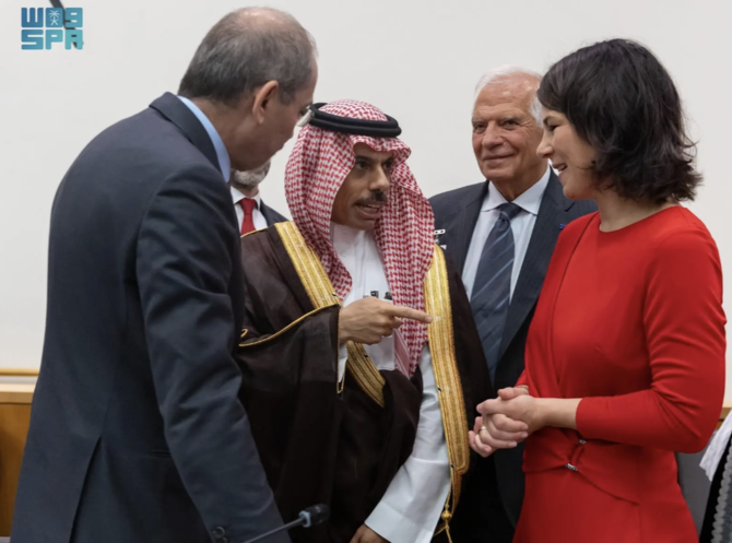 ファイサル王子は、ニューヨークで開催された中東和平プロセスの活性化に向けた取り組みに関する閣僚級会合に出席した。（SPA）