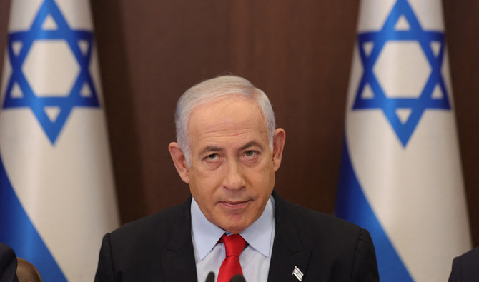 週次閣議に出席するイスラエルのベンヤミン・ネタニヤフ首相。2023年9月27日、エルサレムの首相官邸。（AFP）