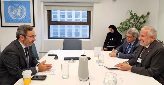 アブドゥラー・アル・ラビーア博士が、ジョルジ・モレイラ・ダ・シルヴァUNOPOS事務局長兼国連事務次長とニューヨークで会談した。（SPA）