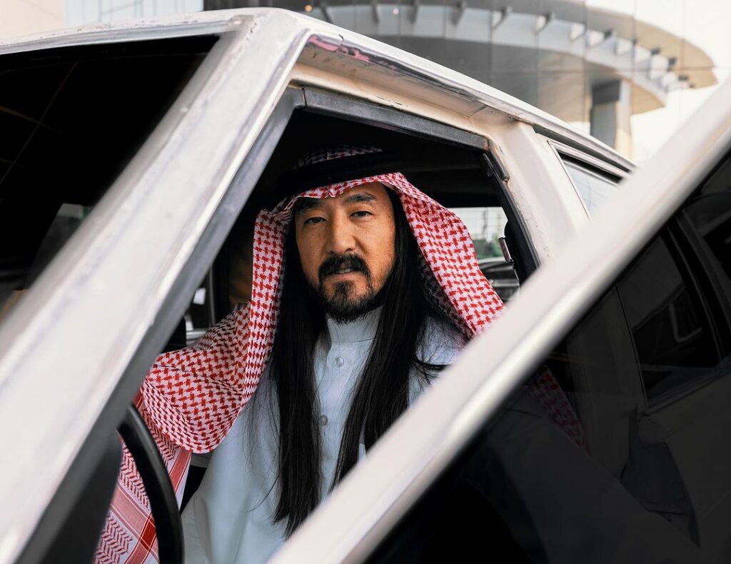 アオキ氏は、2019年にサウジアラビアで行った初めてのライブで圧倒的な観客数に驚いたと語る。 