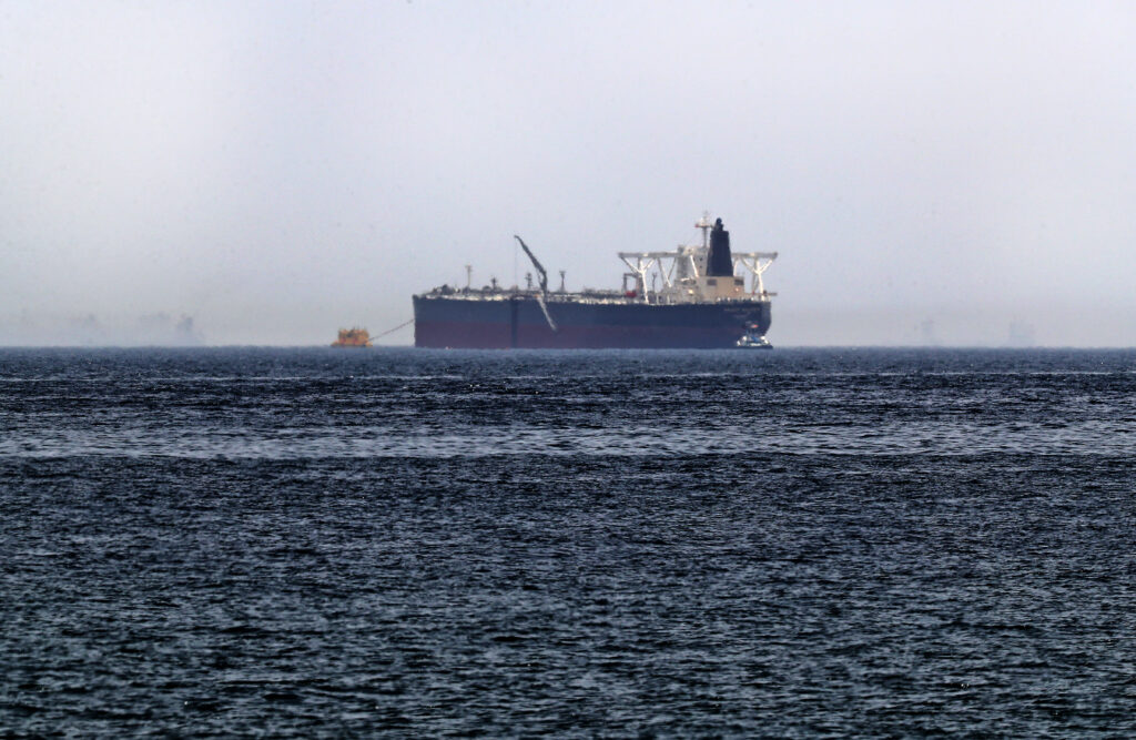 日本が8月に輸入した原油は約7755万バレルで、このうちアラブ首長国連邦(UAE)、サウジアラビア、クウェート、カタール、オマーン、バーレーンのアラブ6カ国が7333万バレルを供給した。(AFP)