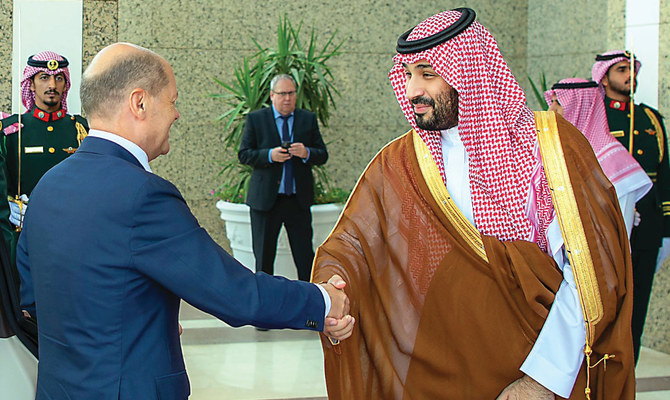サウジアラビアのムハンマド・ビン・サルマン皇太子は2022年9月24日、ジェッダでドイツのオラフ・ショルツ首相を迎えた。（SPA）