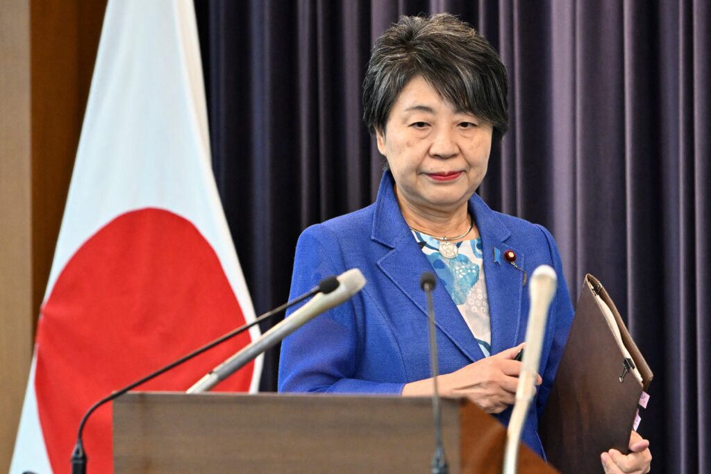 上川氏は、日本はG7パートナーと協力してイスラエルから自国民を避難させることを目指していると述べた。 (AFP)