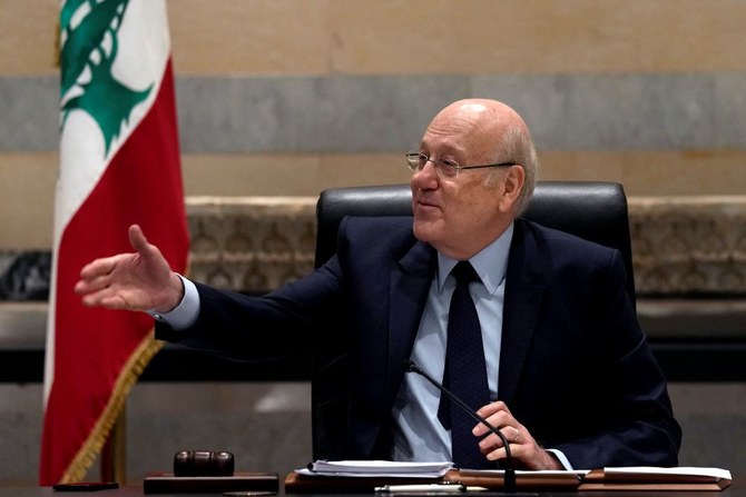 2023年1月18日、レバノンのベイルートで閣議を開くレバノンのナジブ・ミカティ暫定首相。(AP写真)