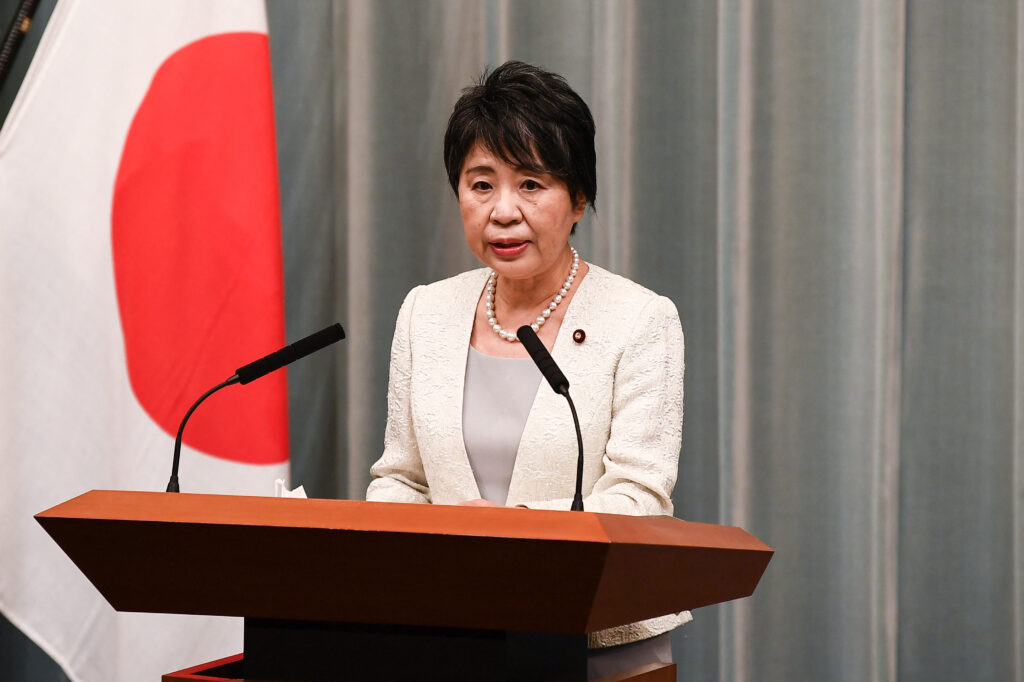 本日、イランのアミールアブドラヒアン外相と電話会談を行う方向で、最終調整しているところであります」と上川外相は記者団に述べた。(AFP通信)