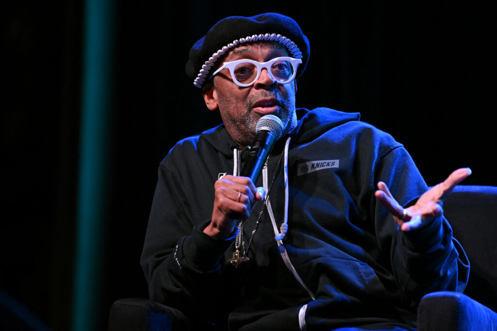 リー監督は、「あの映画の上映時間はどのくらい?3時間もあるのなら、原爆投下後、日本の人々に何が起きたか自分だったら付け加えたい。人間が蒸発し、人々は何年も経ってから放射線による被害に苦しんだ」とコメント。(AFP)