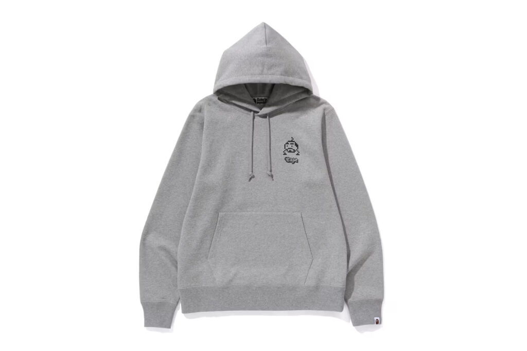 BAPE×たまごっちは、10月14日にBAPEの正規販売店およびオンラインショップで発売開始。(BAPE)