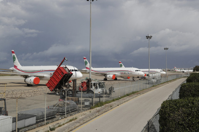 駐機場に駐機しているレバノンのミドル・イースト航空(MEA)の航空機。ベイルート国際空港。(AFP)