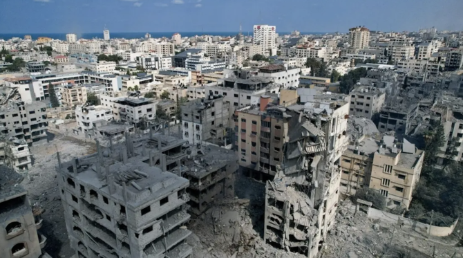イスラエルの攻撃により破壊されたガザ市の住宅や建物の様子。（ロイター）