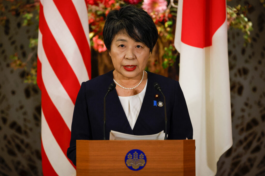 日曜、釜山で行われる会談では、日本の上川陽子外相、中国の王毅外相、韓国の朴振外相らが顔を合わせ、日本および韓国政府の米国との安全保障上の結びつきが深まっていることに対する中国政府の懸念の高まりを背景に話し合いが行われる。(AFP)