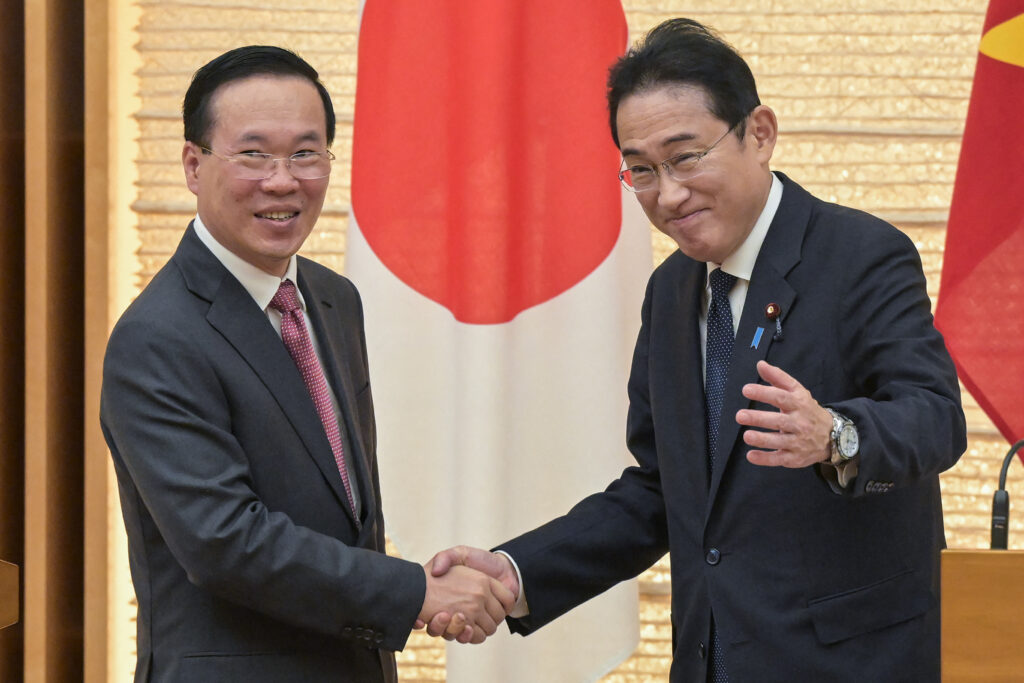両首脳の会談は初めてで、40分間行われた。(AFP)