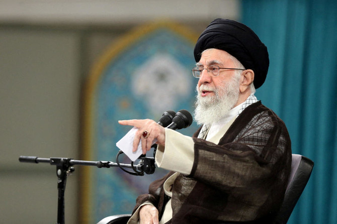 イランの最高指導者アーヤトッラー・アリー・ハメネイ師は、イスラム諸国に対しイスラエルへの石油および食料輸出停止を呼びかけた。(West Asia News Agency via Reuters)