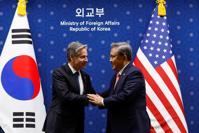 アントニー・ブリンケン米国務長官は、ソウルの外務省にて韓国の朴晋（パク・ジン）外相と面会する。（ロイター）