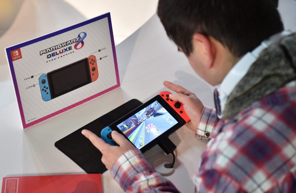 ここ数年、ニンテンドーSwitchはたいへん人気を博しており、これまでに1億3,000万台以上が販売されている。(AFP)