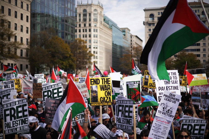 イスラエルによるガザ包囲を非難しながら行進するデモ隊。2023年11月4日、ワシントンD.C.。（Getty Images/AFP）