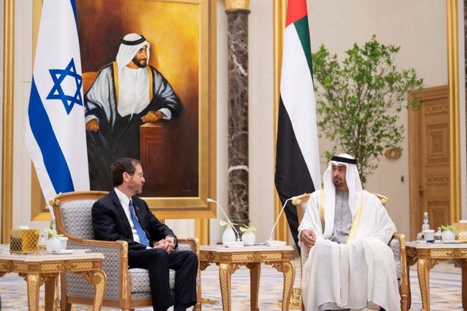2022年1月30日、UAEのアブダビにて、シェイク・ムハンマド・ビン・ザーイド大統領と会談するイスラエルのイツハク・ヘルツォグ大統領（ロイター通信）