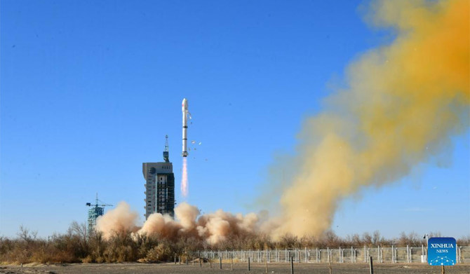 中国とエジプトのエンジニアが協力して衛星を設計・製造した。（写真：新華社通信）