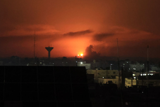 イスラエルは数日間の停戦後、ガザでの軍事作戦を再開した。(AFP=時事)
