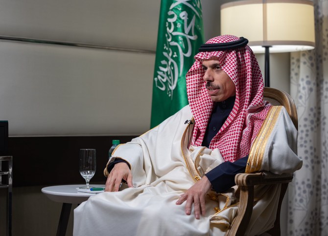 サウジアラビア外相ファイサル・ビン・ファルハーン王子は現在、アラブ・イスラム閣僚委員会を率いてワシントンを訪問中で、ガザ停戦を呼びかけている。（ファイル／AFP）