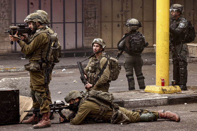 イスラエルの人権団体がイスラエル軍による男性殺害とみられる動画を投稿したことを受け、イスラエルは15日、ヨルダン川西岸地区で起きたパレスチナ人2人の殺害事件に関する軍警察による調査を開始すると発表した。(AFP）