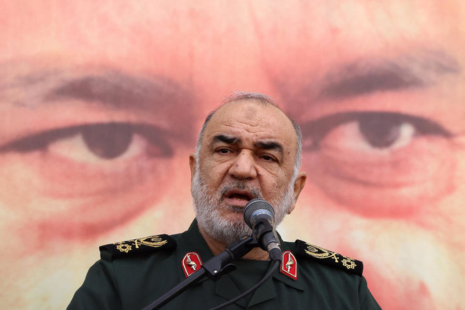 イランのホセイン・サラミ少将は葬儀でダーイシュに言及し、「どこにいようが見つけ出す」と語った。（ファイル/AFP通信）