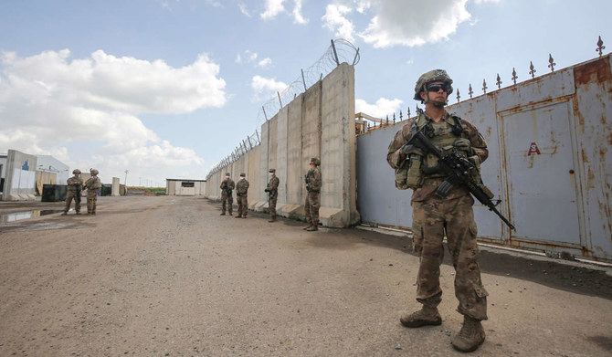 イラク北部、キルクーク北西のK1空軍基地で任務に就く米軍兵士。（AFP）