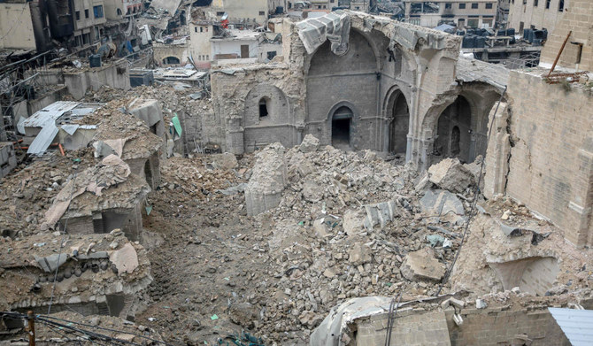 イスラエルとパレスチナのハマス運動との間で現在も進行している戦闘の最中に、イスラエル軍の空爆で損壊したガザ地区内最古のモスクであるガザ市のオマリ・モスク。2024年1月5日。(AFP)