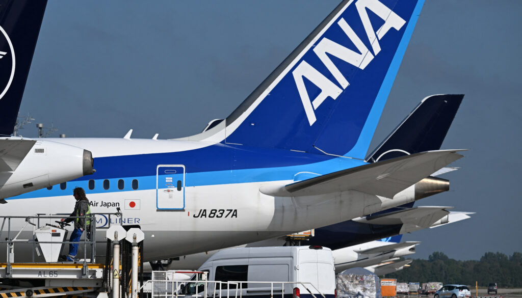能登空港は、元日の地震で滑走路に亀裂が入り、段差10センチ以上のひび割れや、15センチ程度のくぼみも見つかった。(AFP)