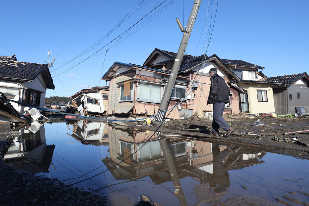 石川県を含む北陸電力管内では一時、４万戸超の停電が発生。(AFP)