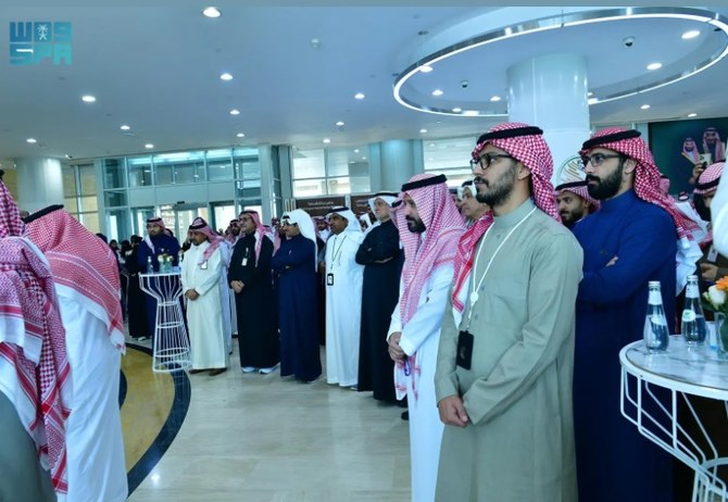 王室顧問で、サウジアラビアの援助機関KSreliefの総監督であるアブドゥラー・ビン・アブドゥルアズィーズ・アル・ラビーア博士は25日、同機関はサウジアラビアのリーダーから「全面的な支援」を受けていると述べた。(SPA)