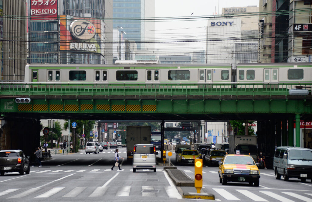 男性は30~60代で、女と同じ車両にいたが、同署は互いに面識はなかったとみて詳しく調べる。(AFP)