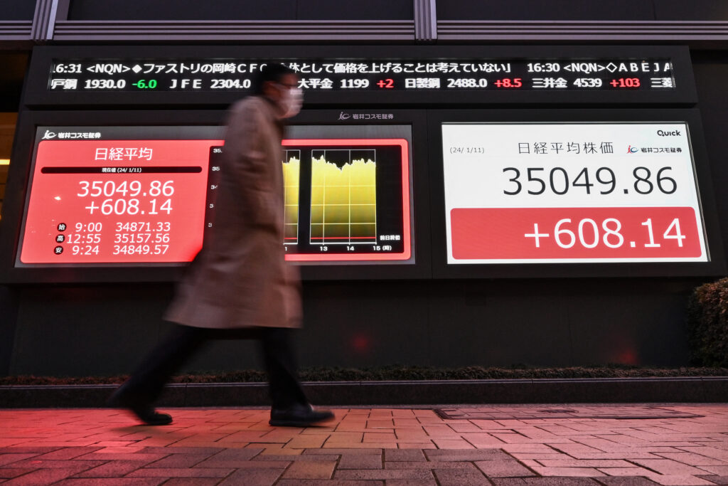 日本株は昨年、純額で約6兆3,000億円(433億9,000万ドル)相当の海外からの資金流入を記録。(AFP)