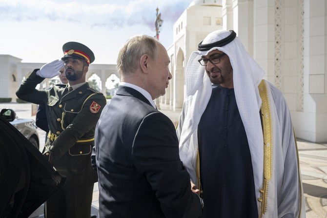 UAE大統領のシェイク・ムハンマド殿下とロシアのプーチン大統領。2023年12月、UAE大統領官邸(カスル・アル ・ワタン)で開催された公式レセプションにて。(WAM)