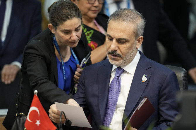 トルコのハカン・フィダン外相は21日、リオデジャネイロで開催されているG20外相会合で、ガザでの「残虐行為」を止めなければならないと発言した。（AP）