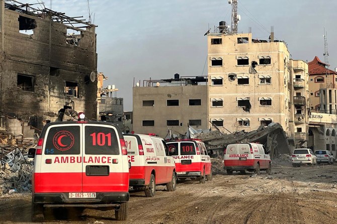 WHOは2024年2月20日、ガザ南部にある包囲されたナーセル病院から32人の患者を移送したが、まだ中にいる患者や医療従事者の身を案じていると述べた。(AFP通信)