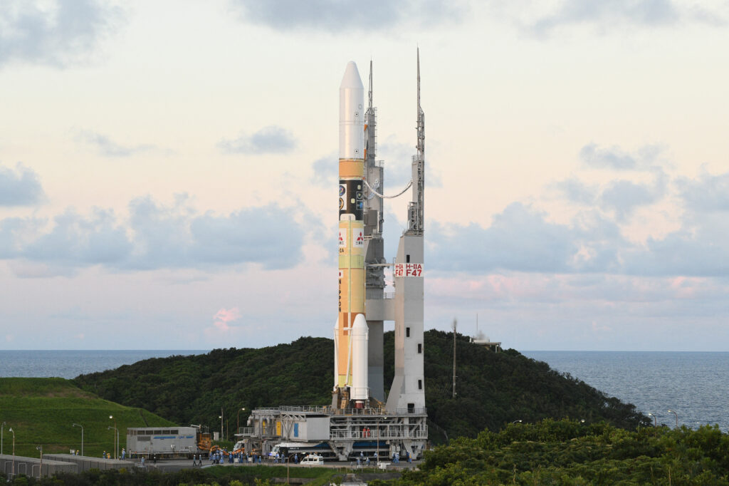 JAXAは15日の打ち上げを予定していたが、天候悪化が予想されるため延期していた。(AFP)