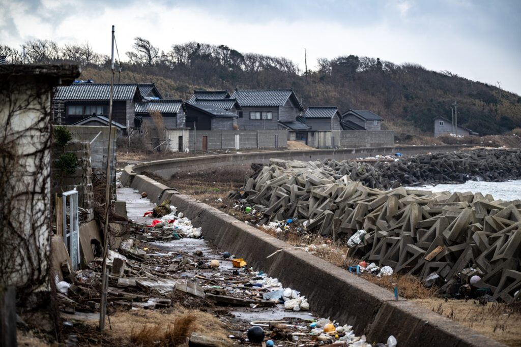 ２０２０年の国勢調査では、奥能登地域２市２町の６５歳以上の高齢化率は４５％を超え、最も高い珠洲市では約５２％に上る。(AFP)