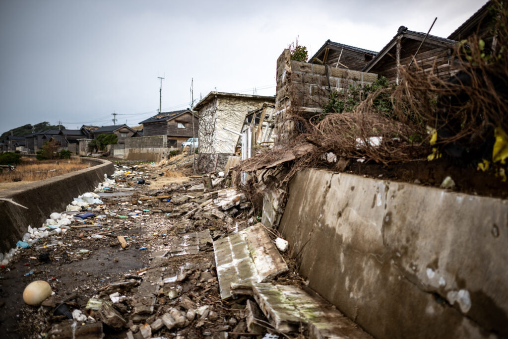 地震に伴う保険金支払額としては、２０１１年４月の宮城県沖地震（約３２４億円）に次いで過去９番目の大きさ。(AFP)
