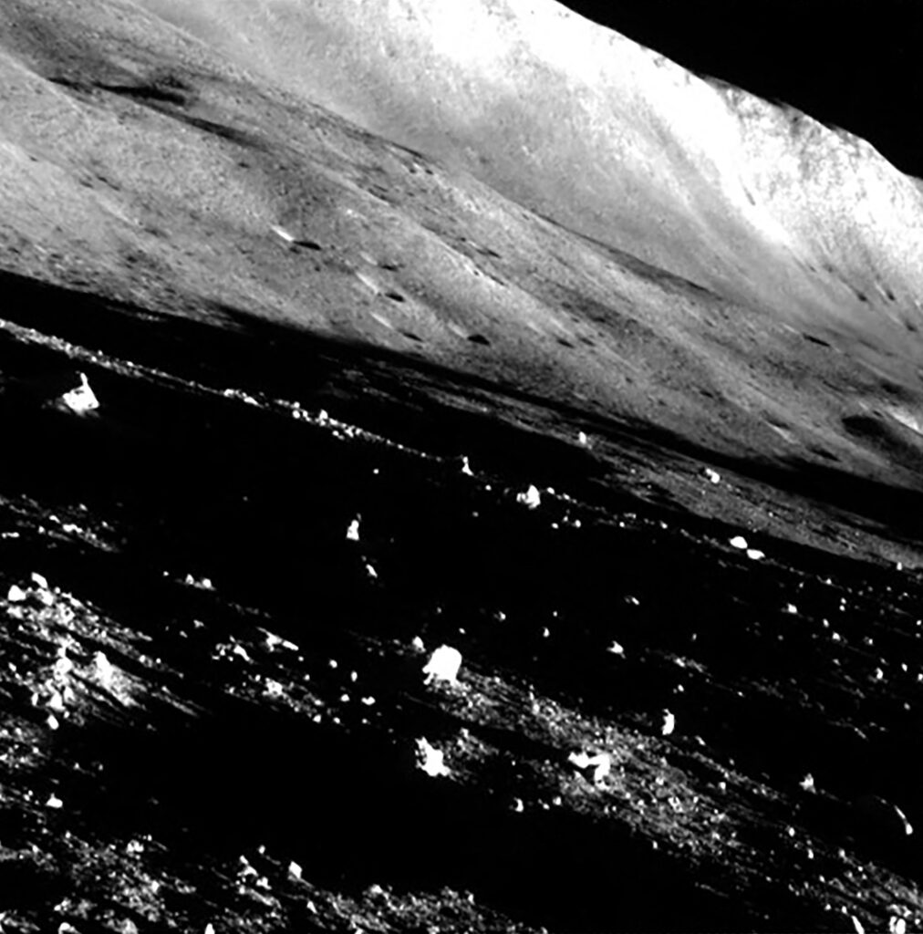 2024年2月1日、宇宙航空研究開発機構（JAXA）が公開した資料写真。小型月着陸実証機（SLIM）が夕暮れ前に航法カメラで撮影した最後の月の光景。（AFP）