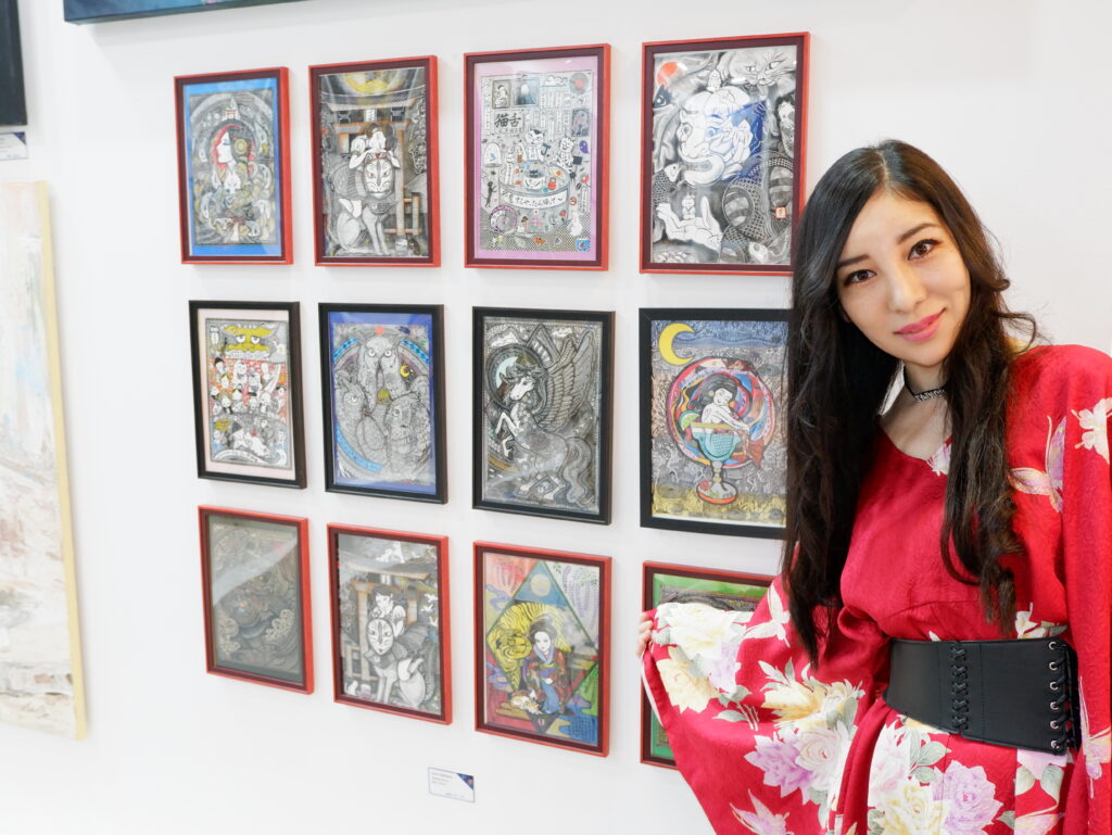 ボールペンで多彩な世界 神戸阪急で200点展示 神戸の女性画家