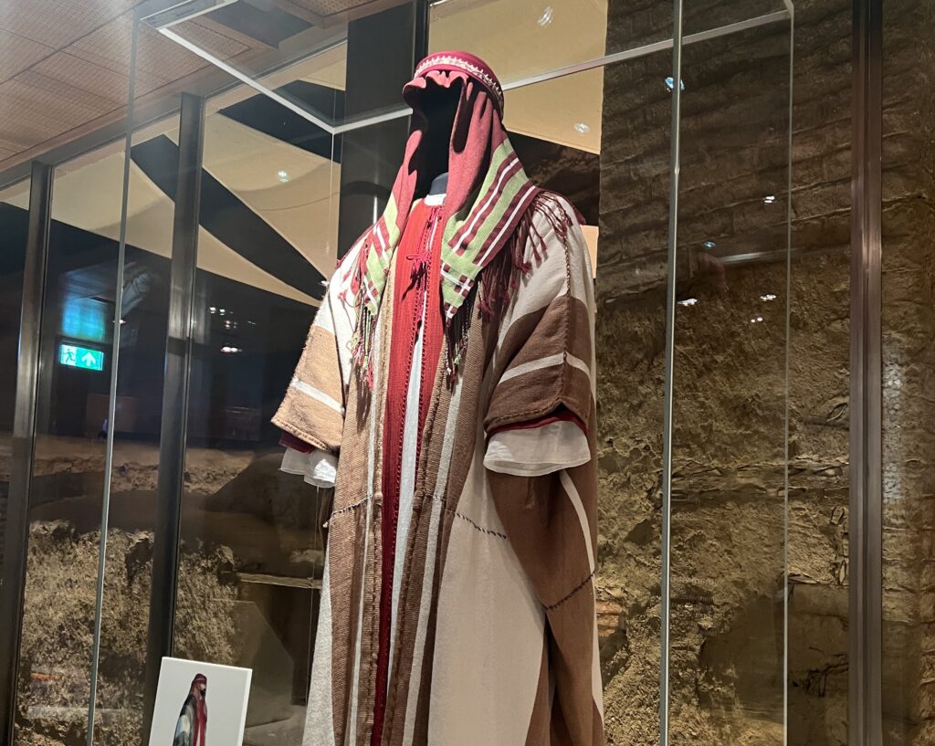 ディルイーヤ博物館にあるイマーム・モハメッド・イブン・サウードの服装。提供